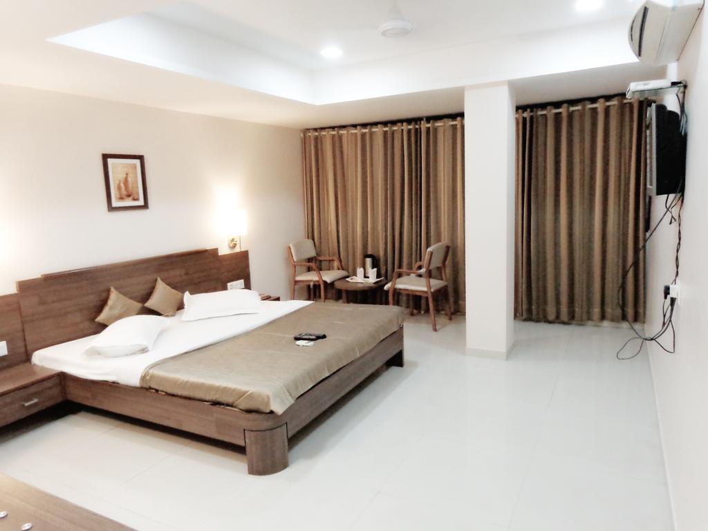 Hotel Classique Rajkot Cameră foto