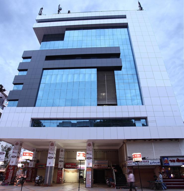 Hotel Classique Rajkot Exterior foto