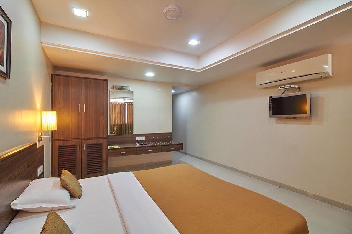 Hotel Classique Rajkot Exterior foto